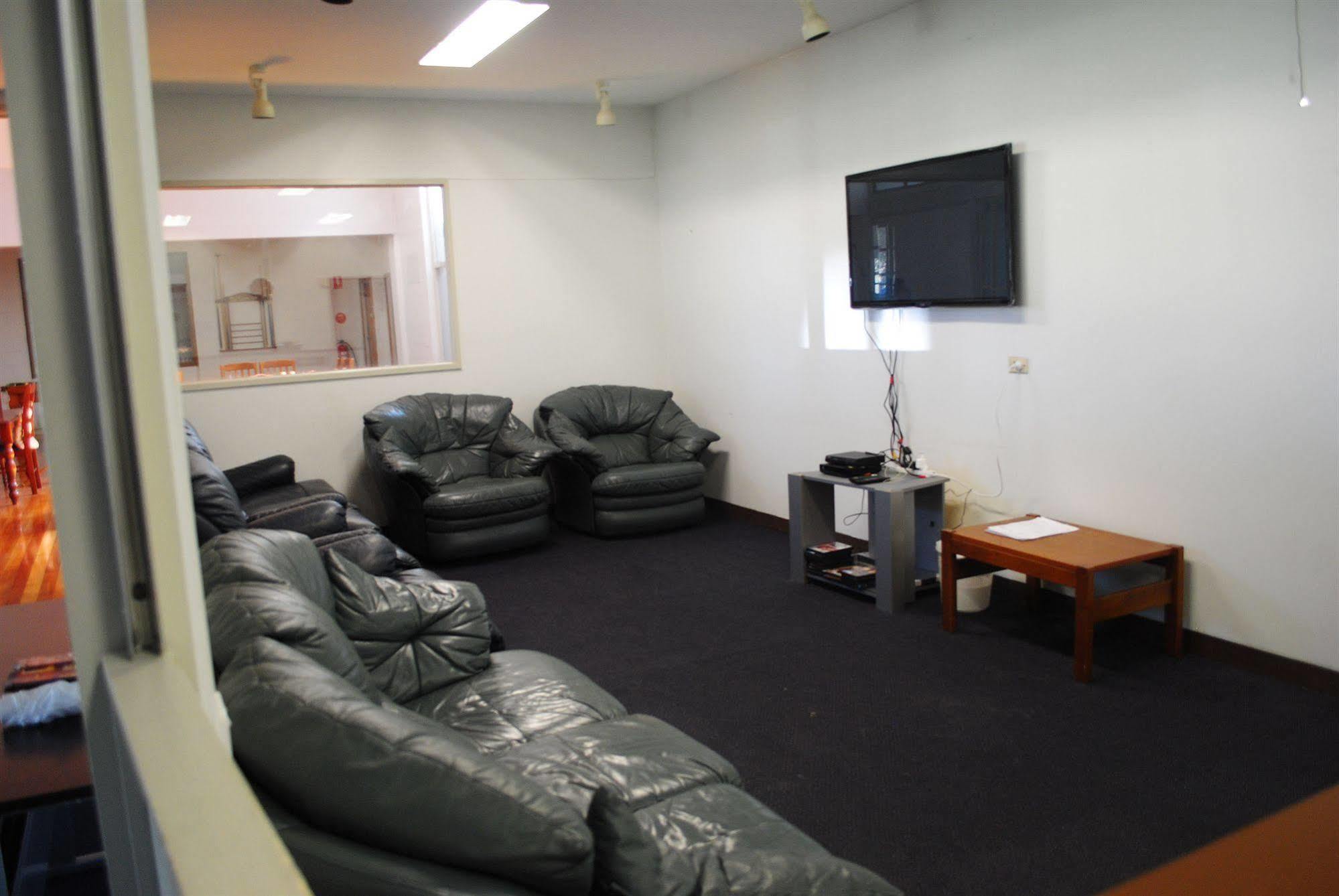 הוסטל Port Adelaide Backpackers מראה חיצוני תמונה